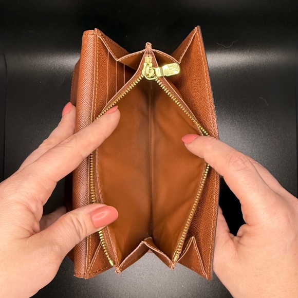 **SOLD** Louis Vuitton Monogram Sarah Wallet - Picture 10 of 16